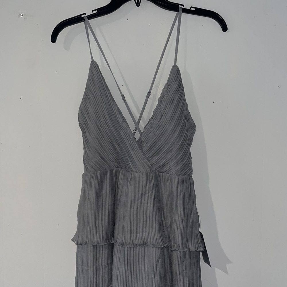 LULUS CHEERS AND TIERS GREY
CHIFFON PLEATED SURPLICE TIERED Mini
DRESS M - Picture 7 of 14